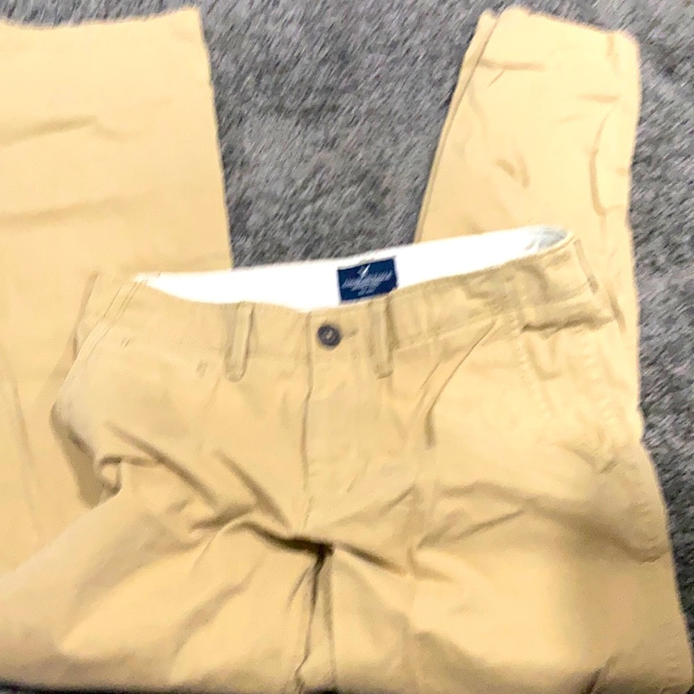 Men’s American Eagle relaxed Straight fit 32×32 tan khakis